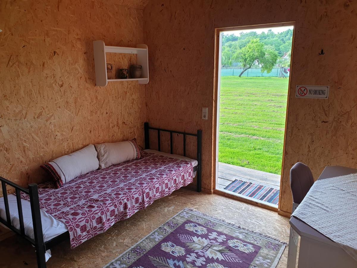 Отель Casutele Din Grosi Grosi  Экстерьер фото